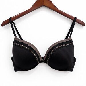 Victoria's Secret Very Sexy Push-Up Bra Black Lace Trim 32D Satin Feel Lingerie